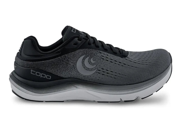 Women's Topo Athletic Magnifly 5, Charcoal/Black, 6 B Medium