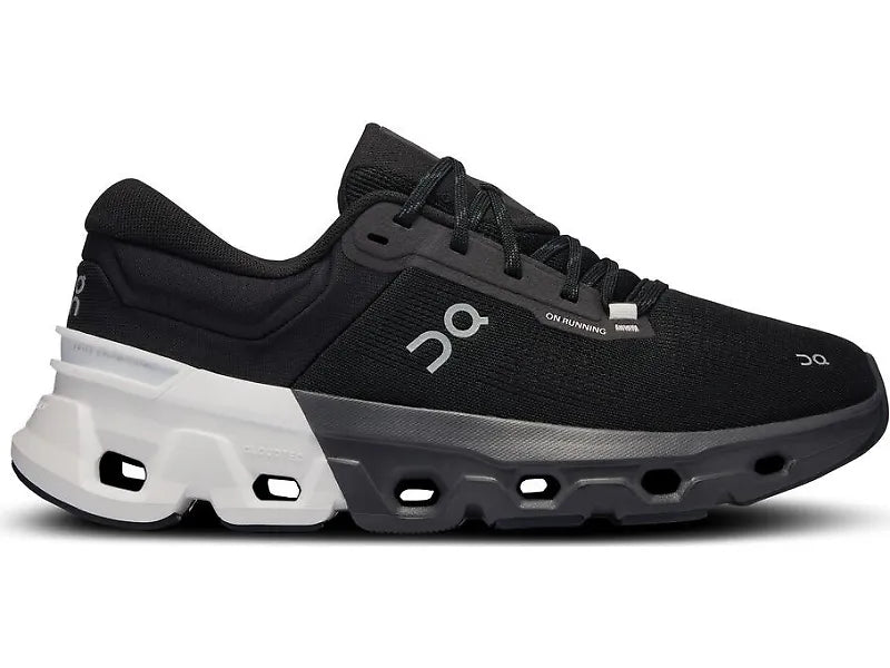 Women's On Cloudflyer 5, Black/White, 6 B Medium