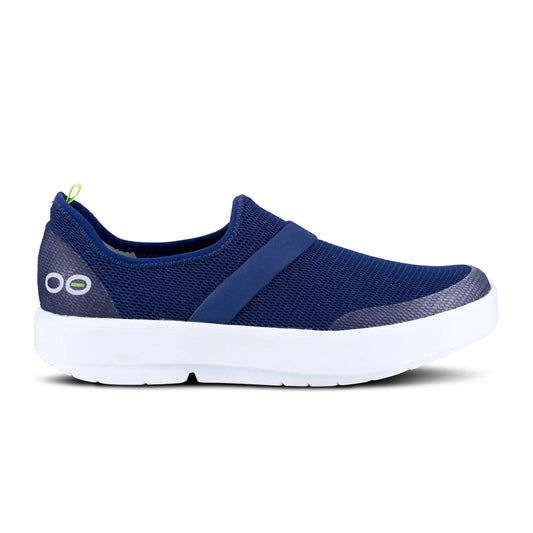Women's OOFOS OOmg Fibre Low, White/Navy, 9 B Medium