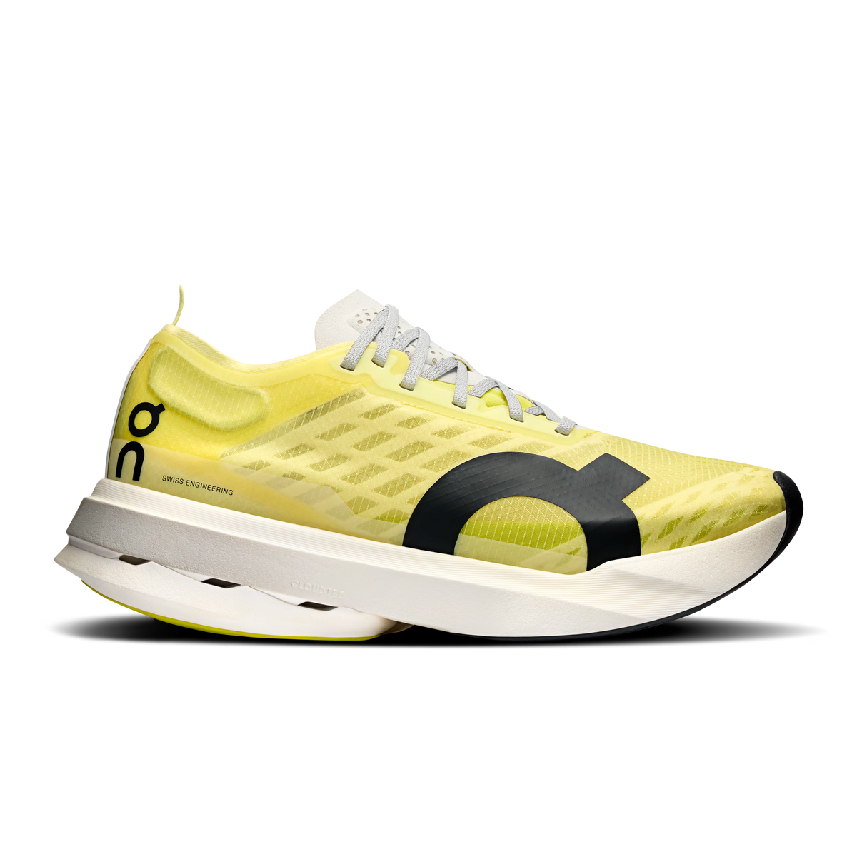 Women's On Cloudboom Strike, Limelight/Wolf, 6 B Medium