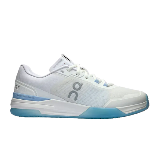 Womens On The Roger Advantage Pro, White/Chambray, 7 B Medium
