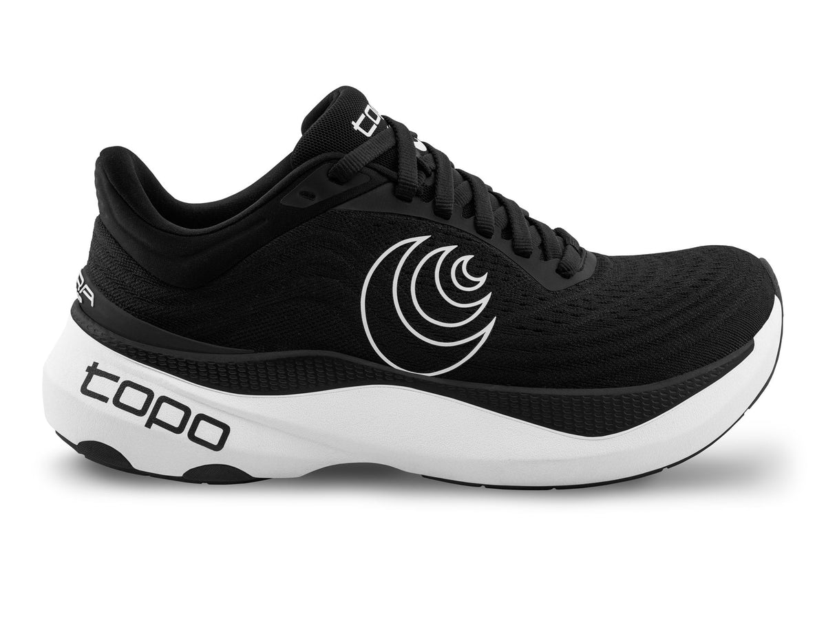 Women's Topo Athletic Aura, Black/White, 7.5 B Medium