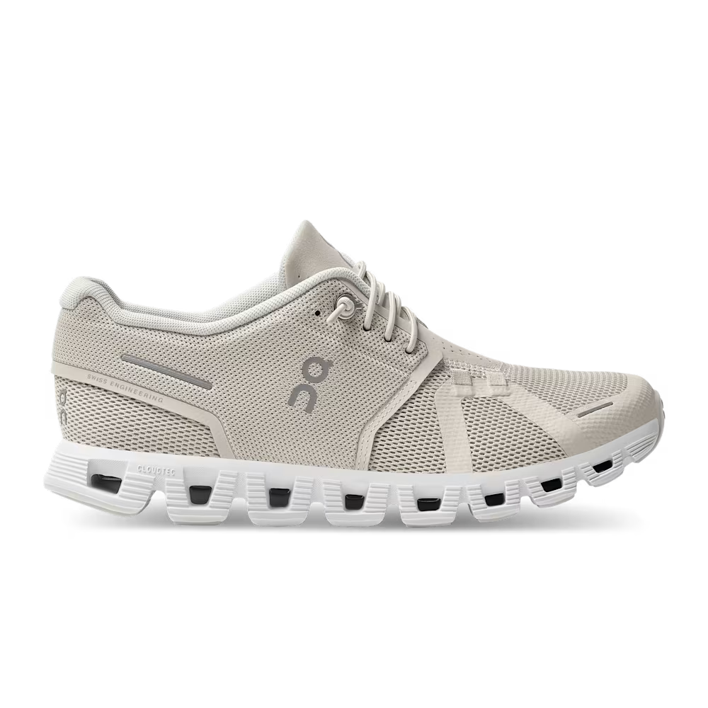 Womens On Cloud 5, Pearl/White, 6 B Medium